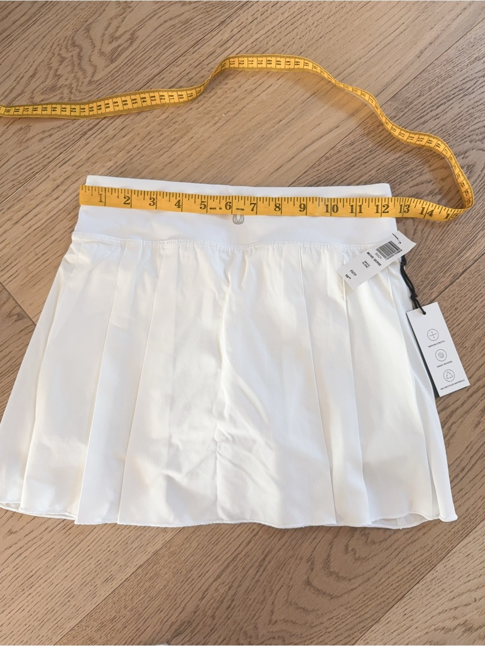 NWT 95521 Aritzia Move serve skort white XS - Picture 2 of 4